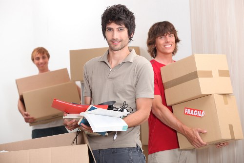 Quotation and booking details for a UK removals service agreement
