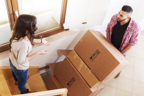 Local movers supporting a smooth residential or office move in Shoreditch