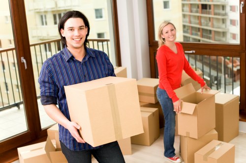 Careful packing and transport for student belongings in Shoreditch